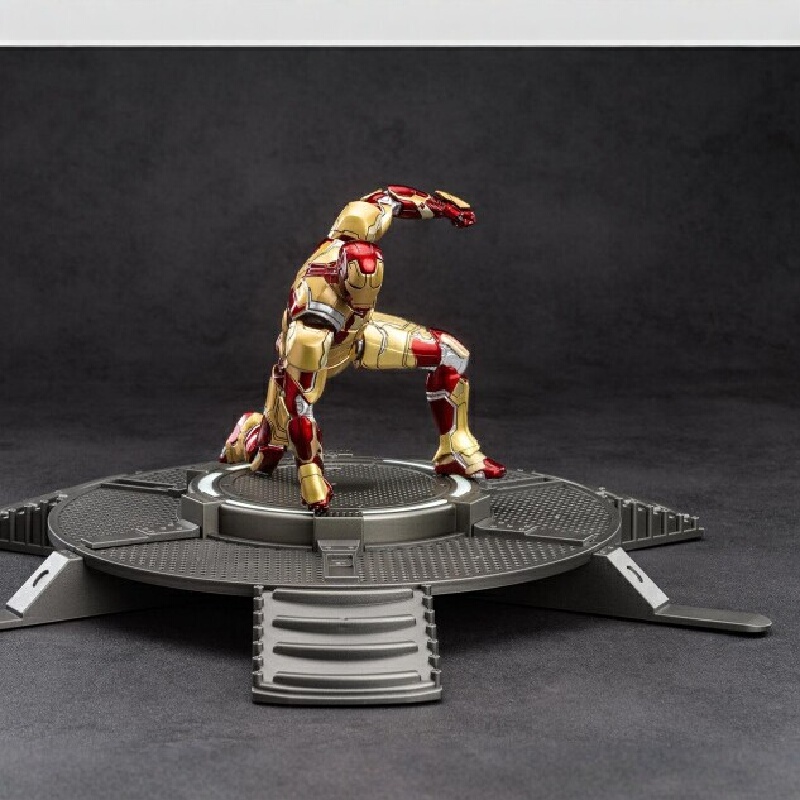Action Figure Stand - مجسم شخصية آيرون مان MK31 من